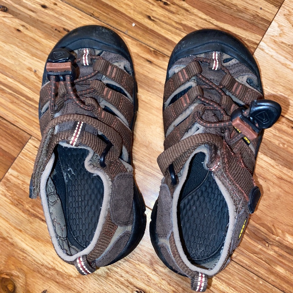 Keen boys sandals